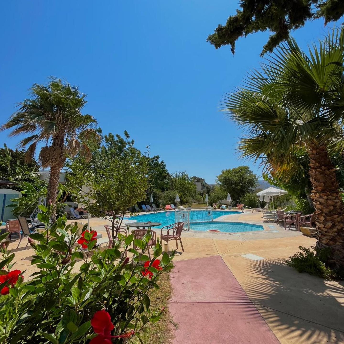 Theodorou Beach Hotel Apartments