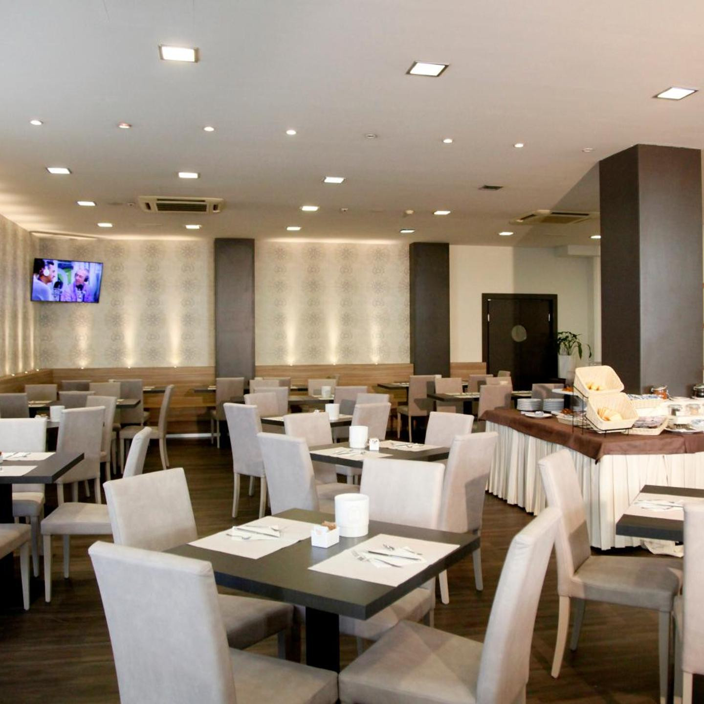 Hotel Majorca sul Mare in centro a Riccione