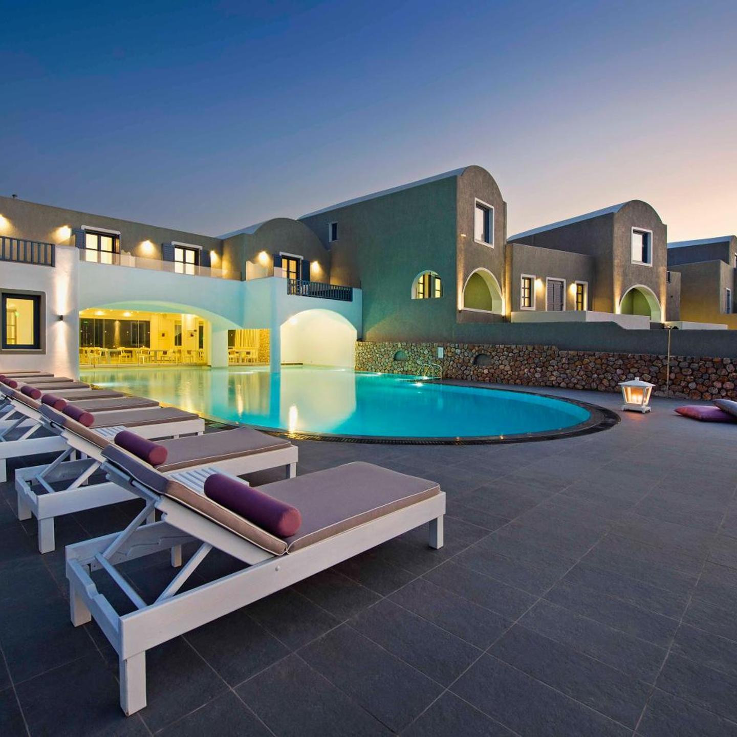 Acroterra Rosa Luxury Suites & Spa
