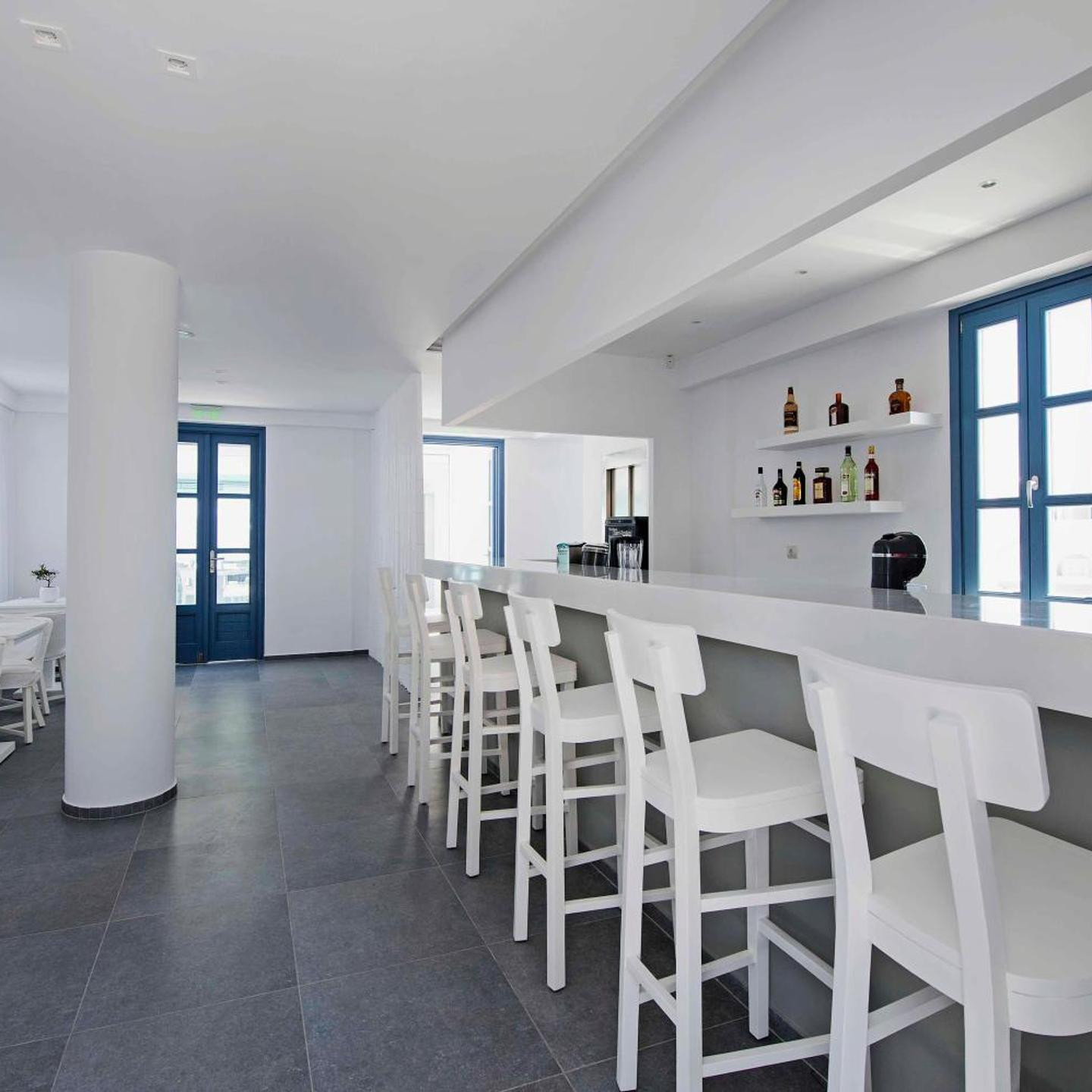 Acroterra Rosa Luxury Suites & Spa