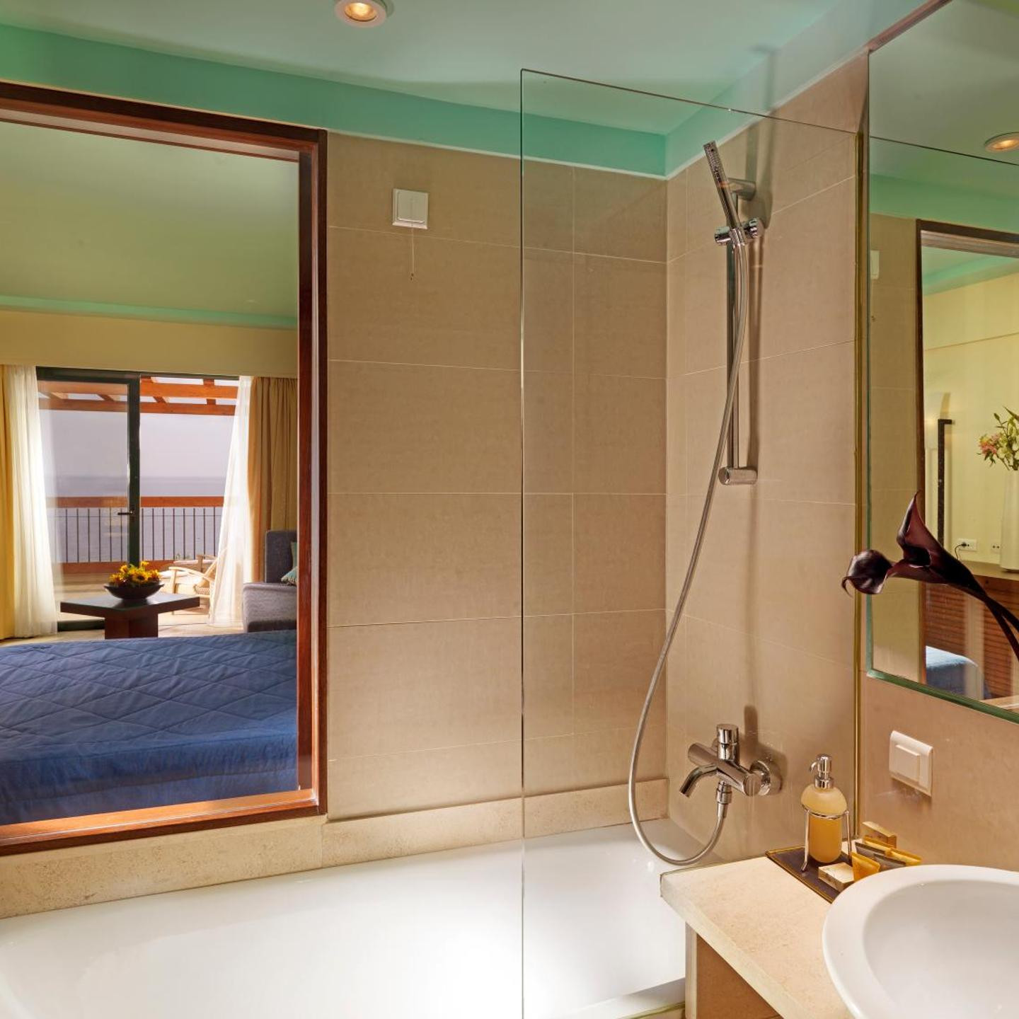 Apostolata Island Resort and Spa
