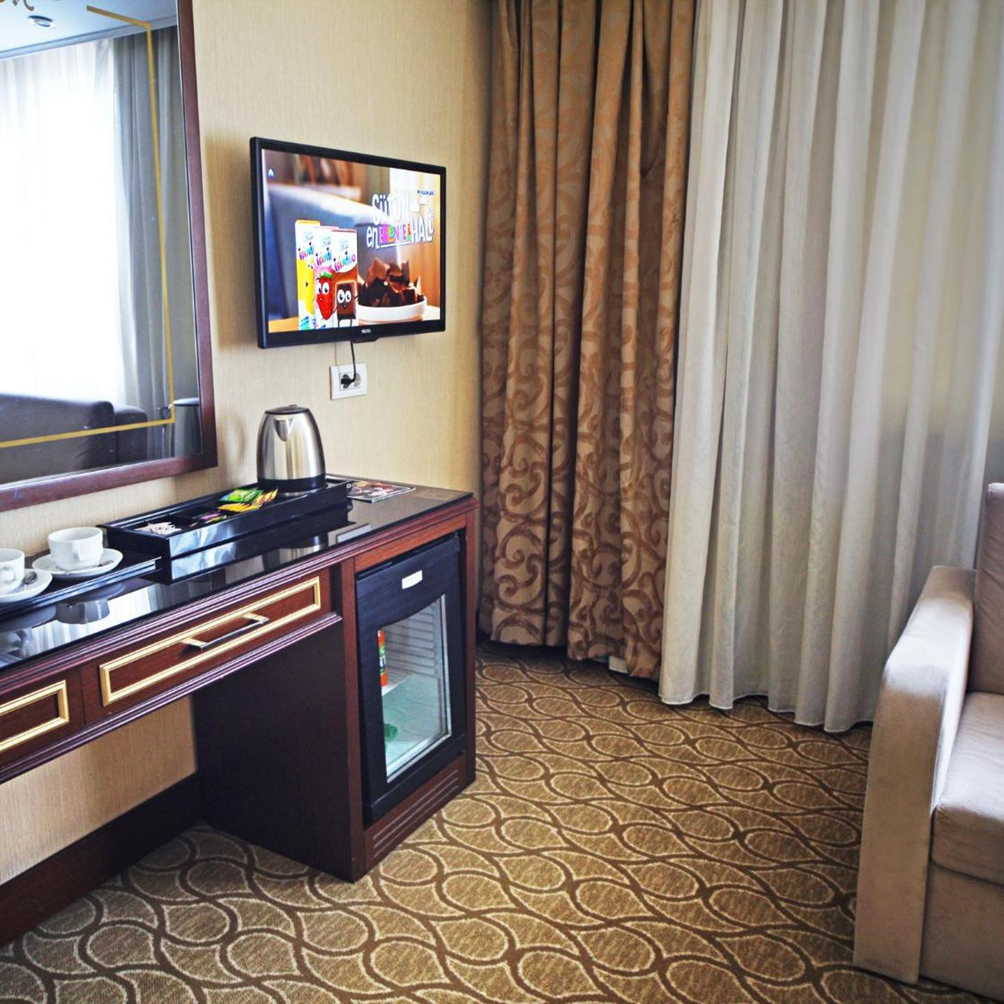 Black Bird Hotel