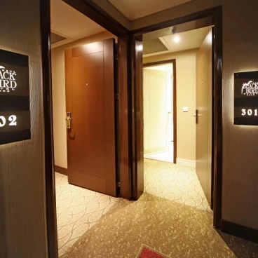 Black Bird Hotel