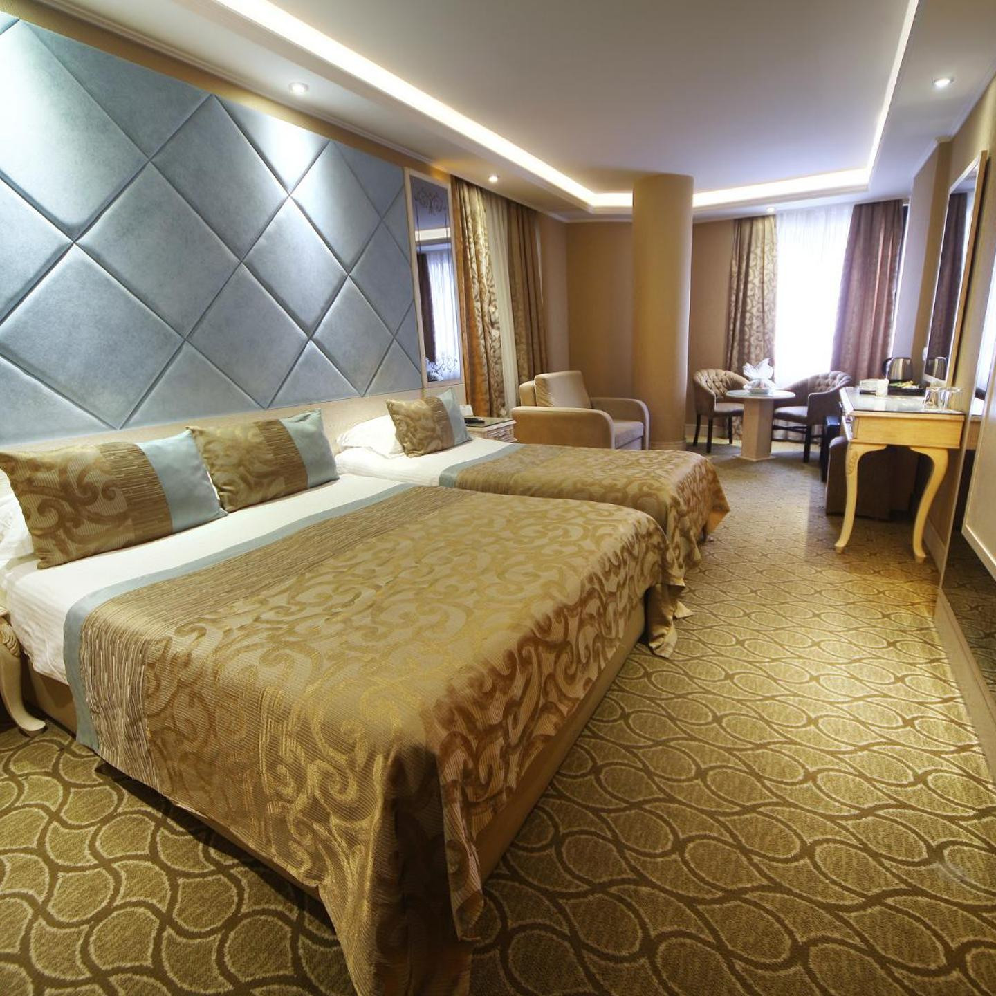 Black Bird Hotel