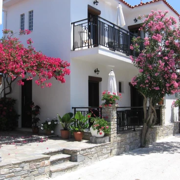 Topaz Apartments
