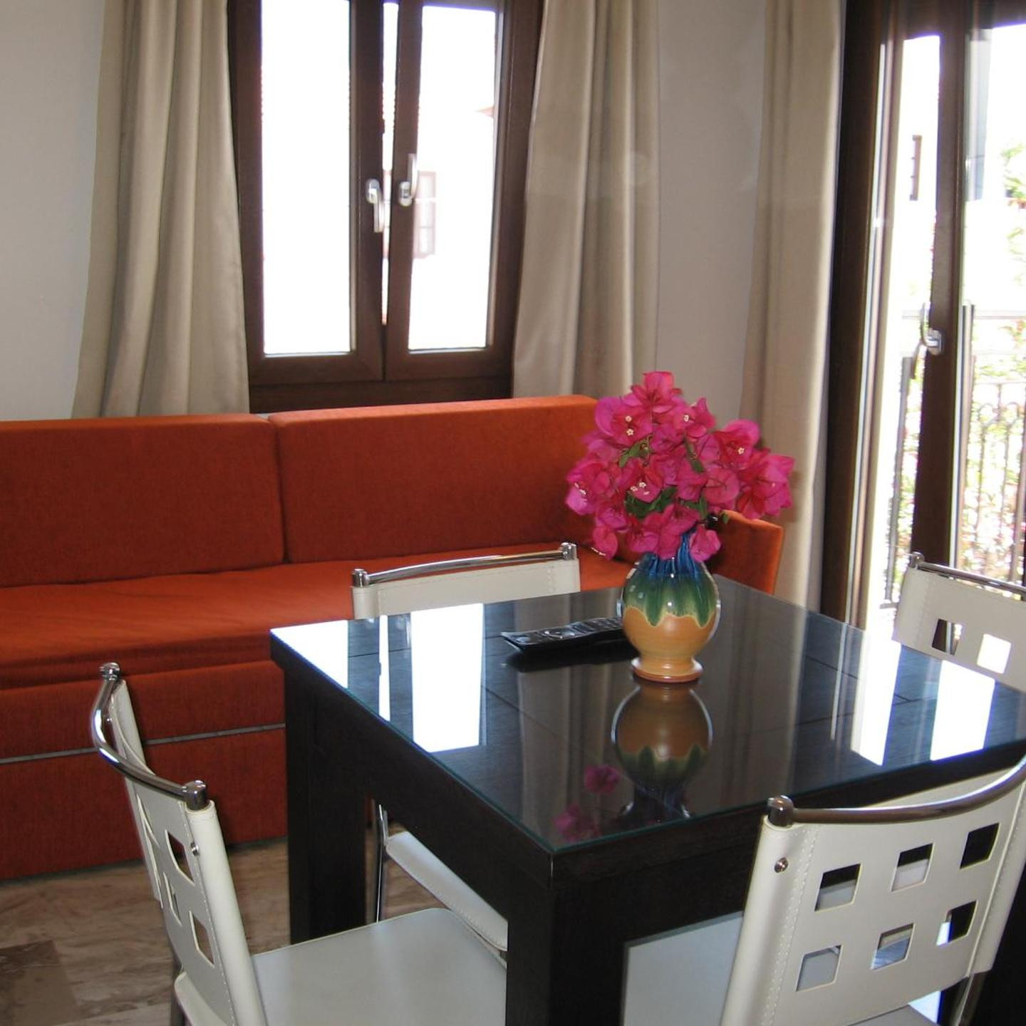 Topaz Apartments