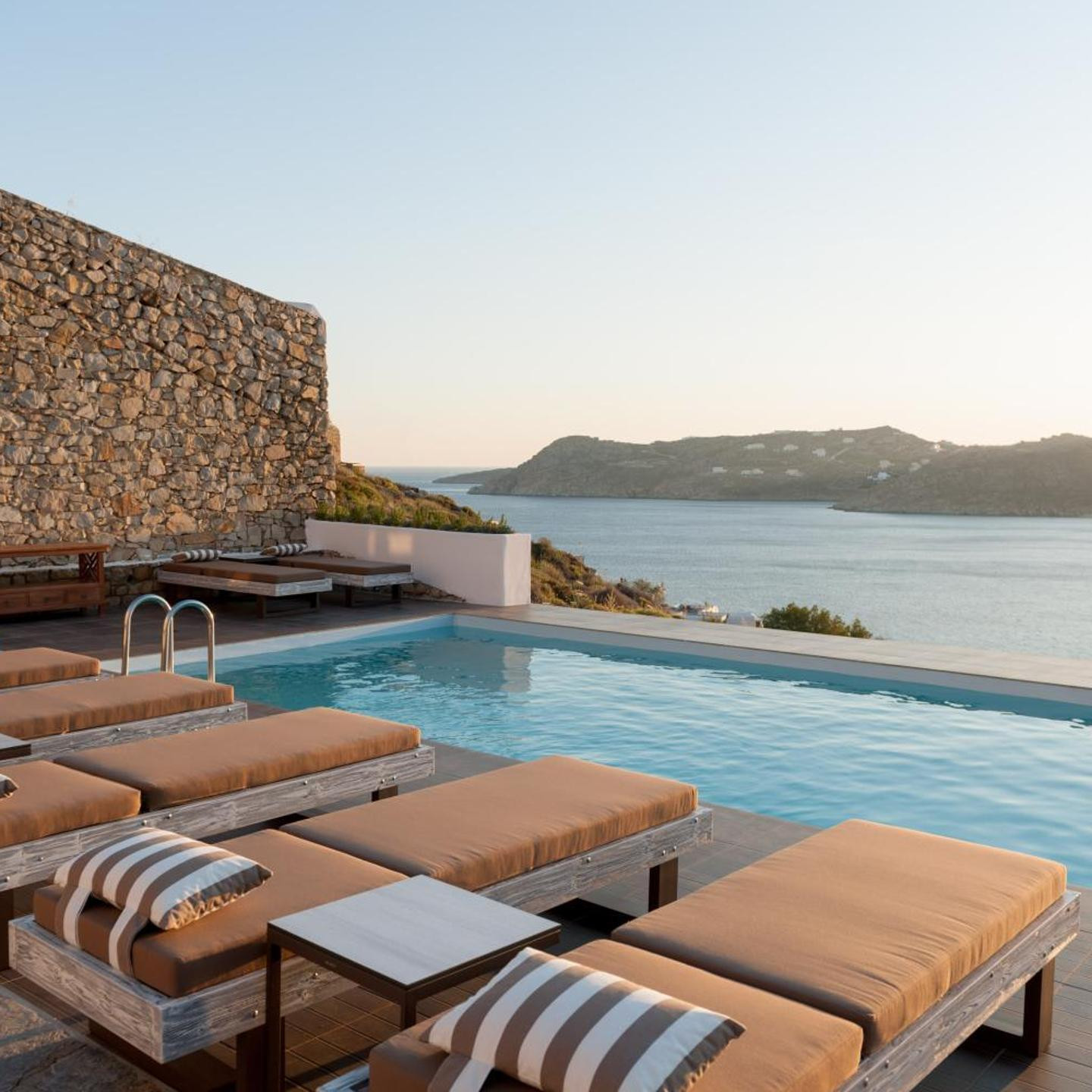 Cova Mykonos Suites