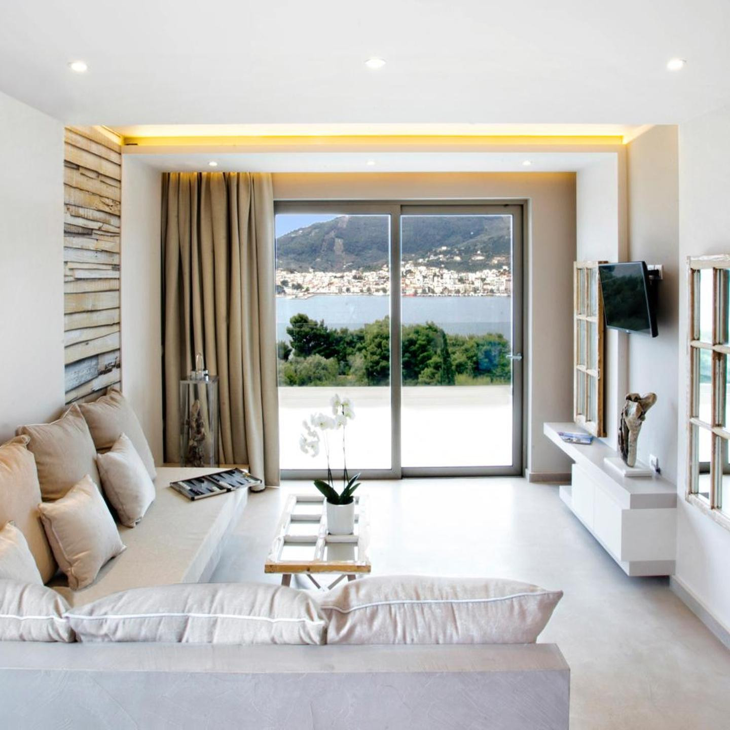Core Luxury Suites