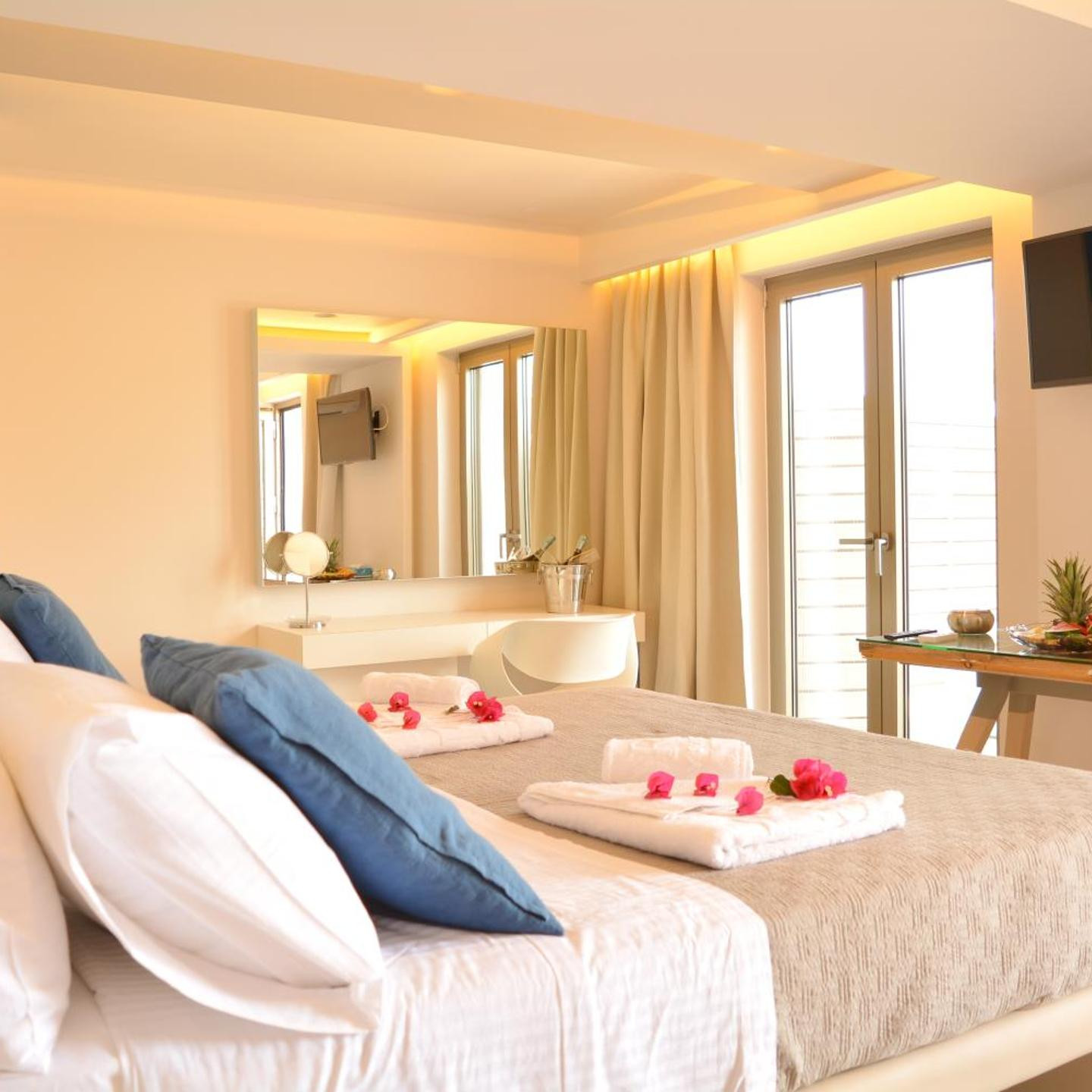Core Luxury Suites