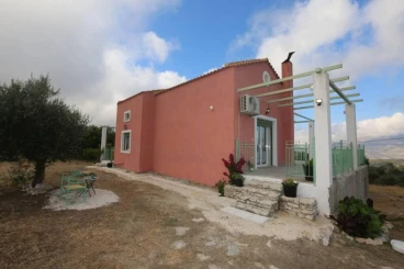 Kalamakia House-stylish cottage near Petani beach