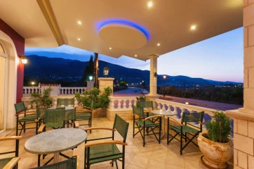 Alykes Park Bungalows & Apt