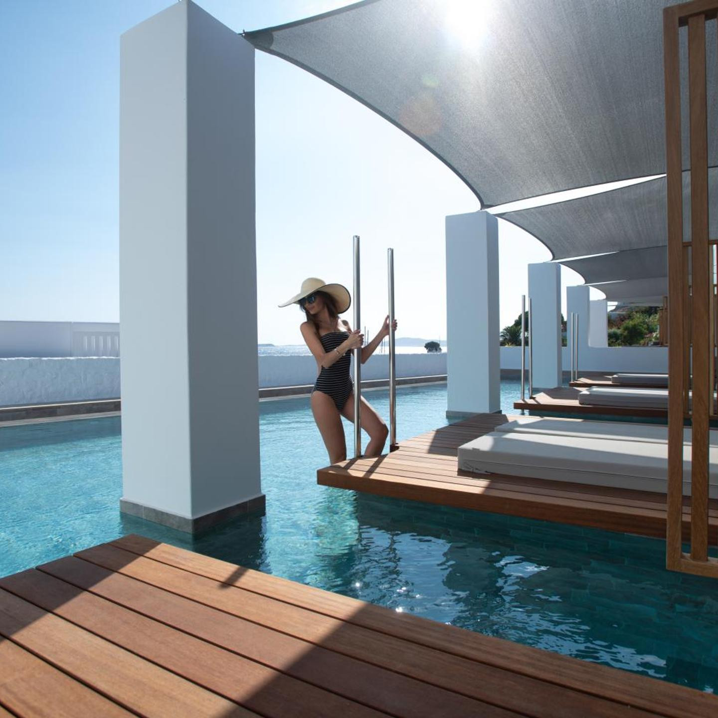 Manoulas Beach Hotel