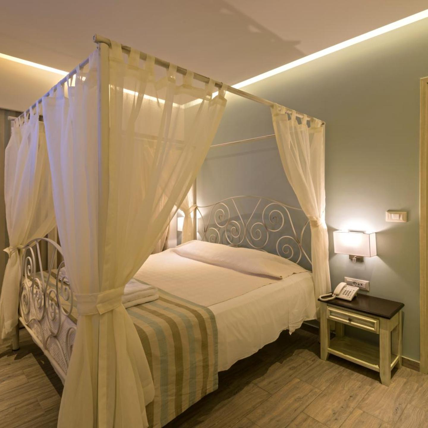 Princess Irini Sea Front ApartHotel