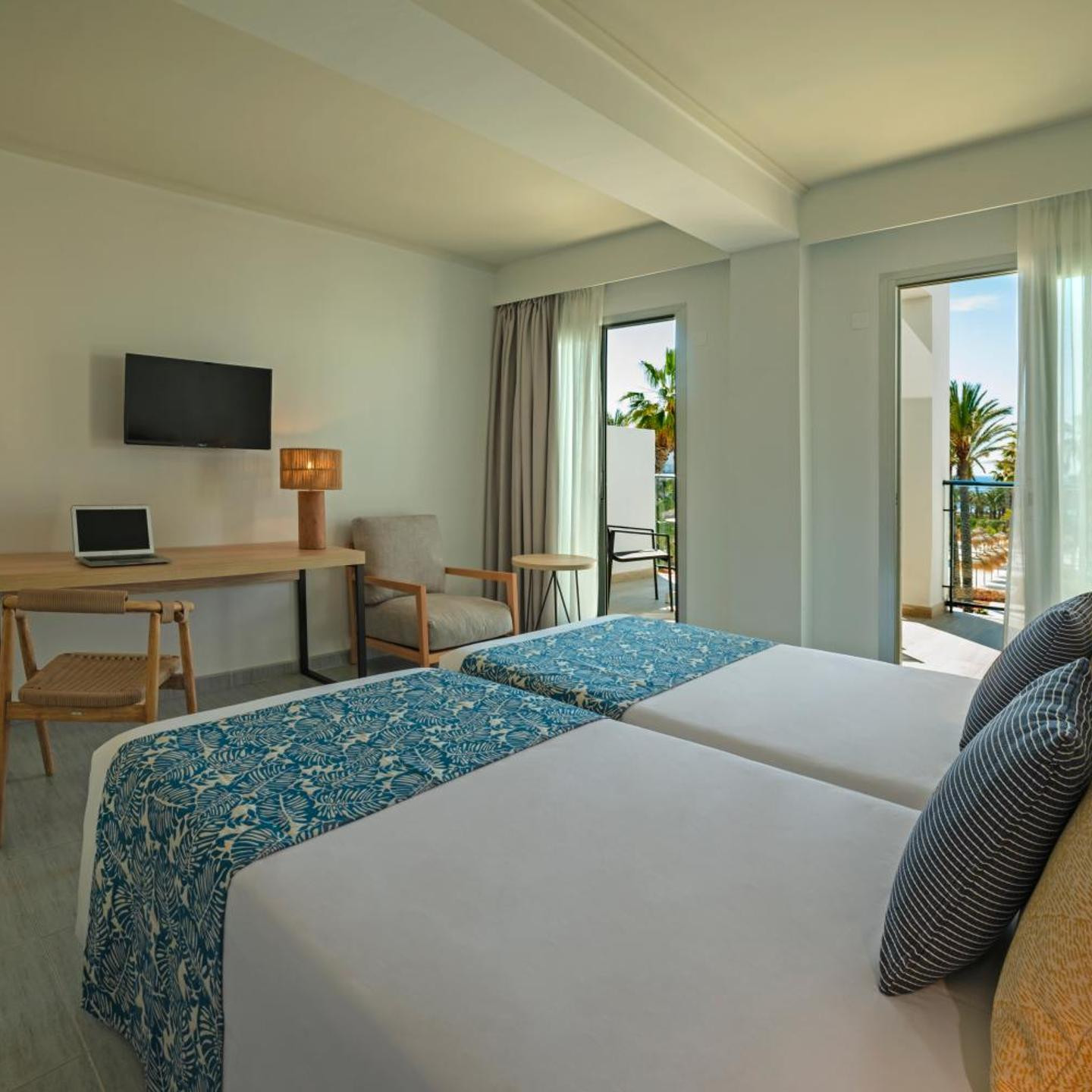 Hotel Cabogata Jardín