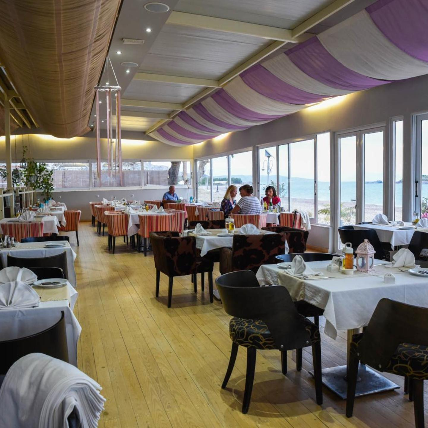 Sacallis Inn Beach Hotel