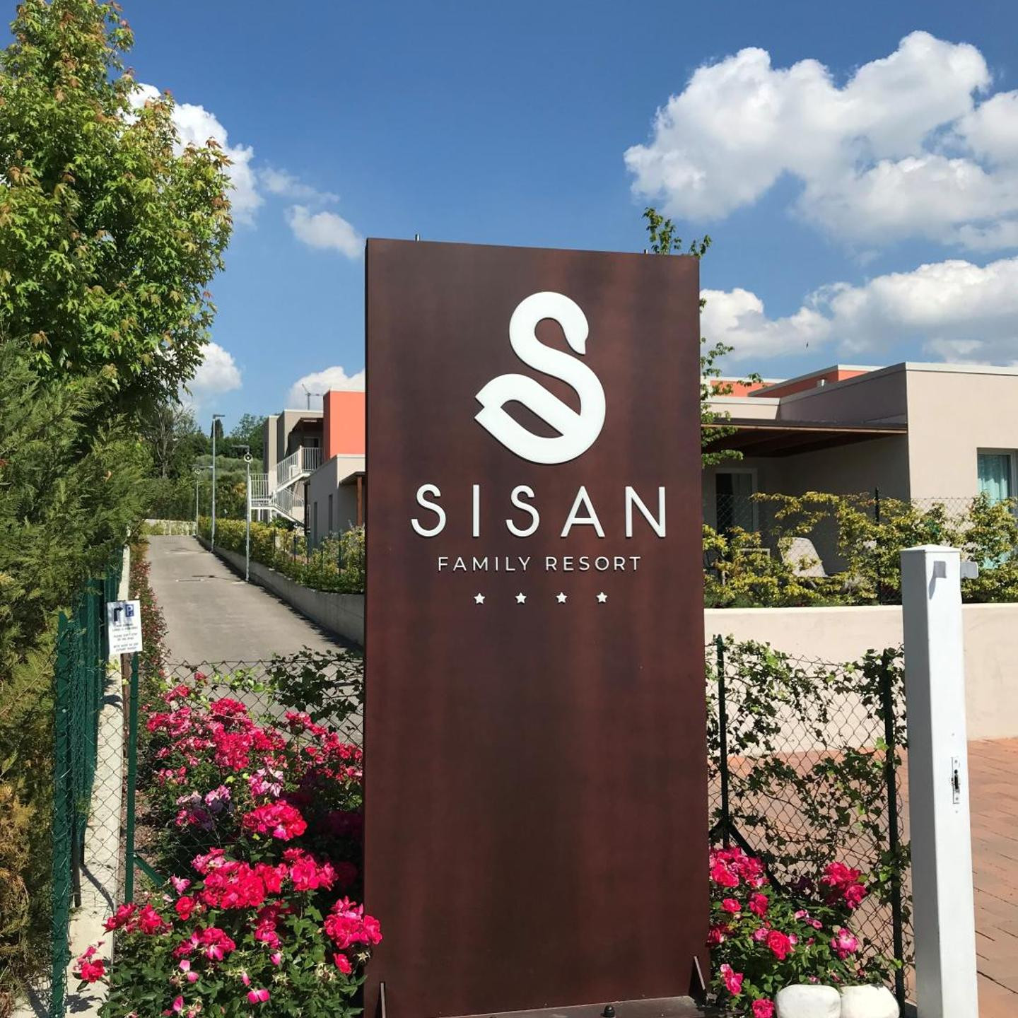 Sisan Family Resort