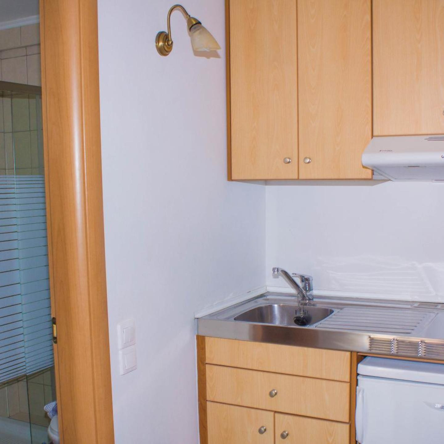 Sunshine Studios & Apartments