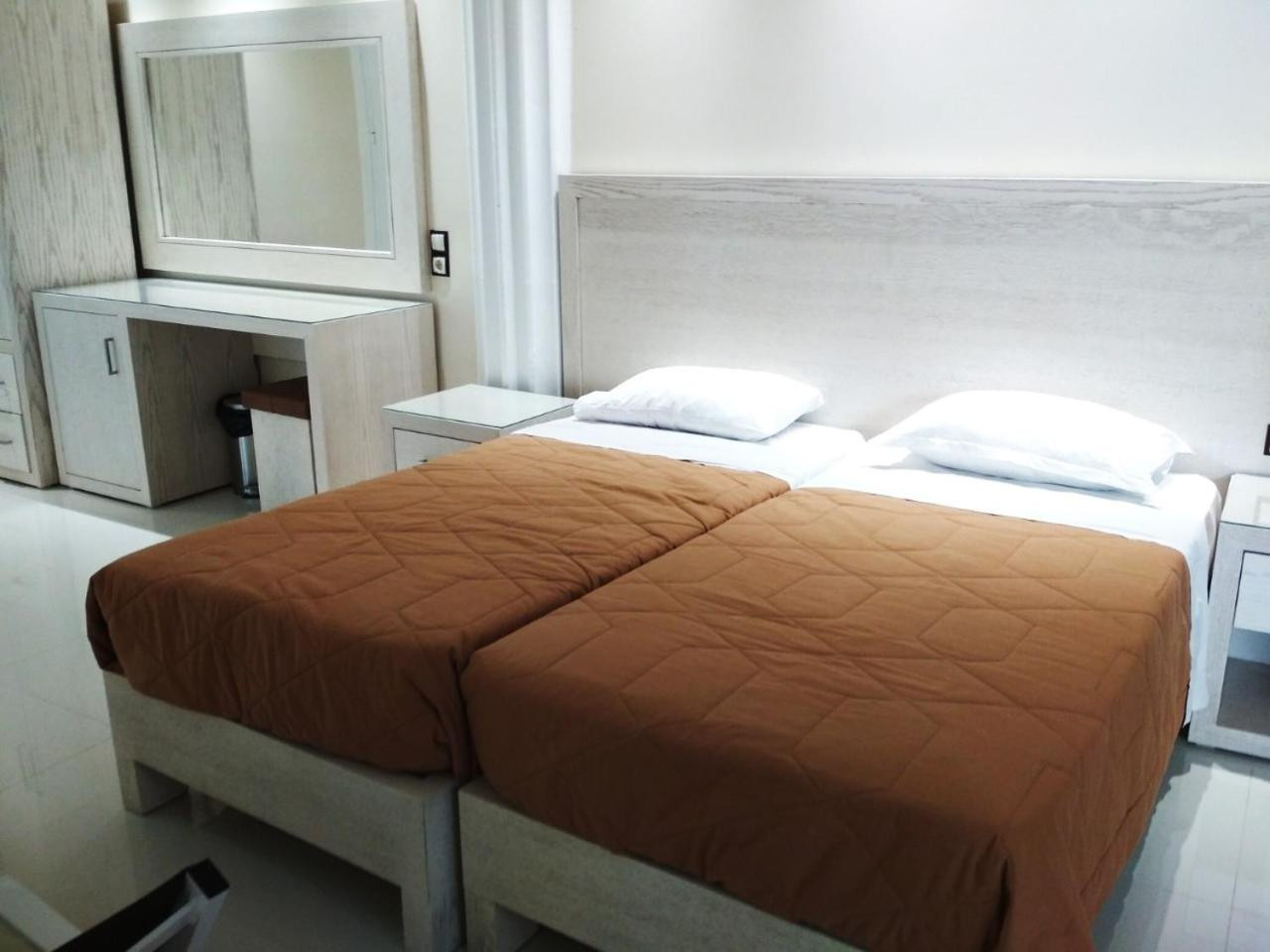 Mariana Hotel