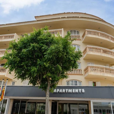 Sol y Mar Apartments
