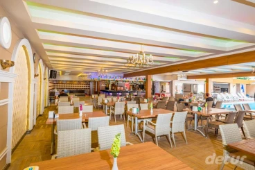 Lavinia Apart & Hotel