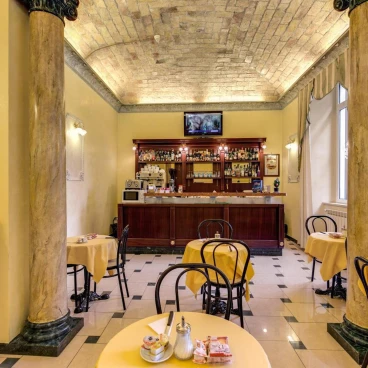 Cambridge Hotel