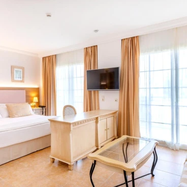 VIVA Cala Mesquida Suites & Spa Adults Only 16+
