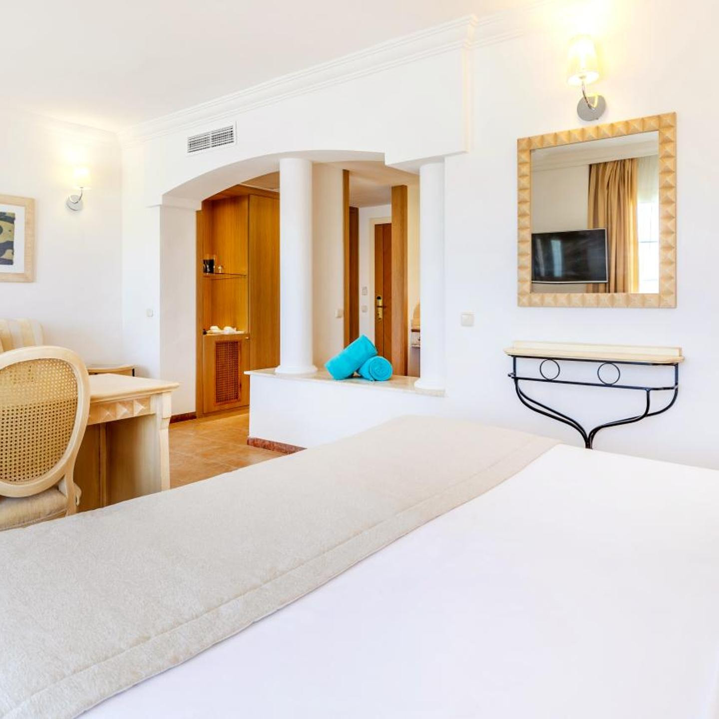 VIVA Cala Mesquida Suites & Spa Adults Only 16+