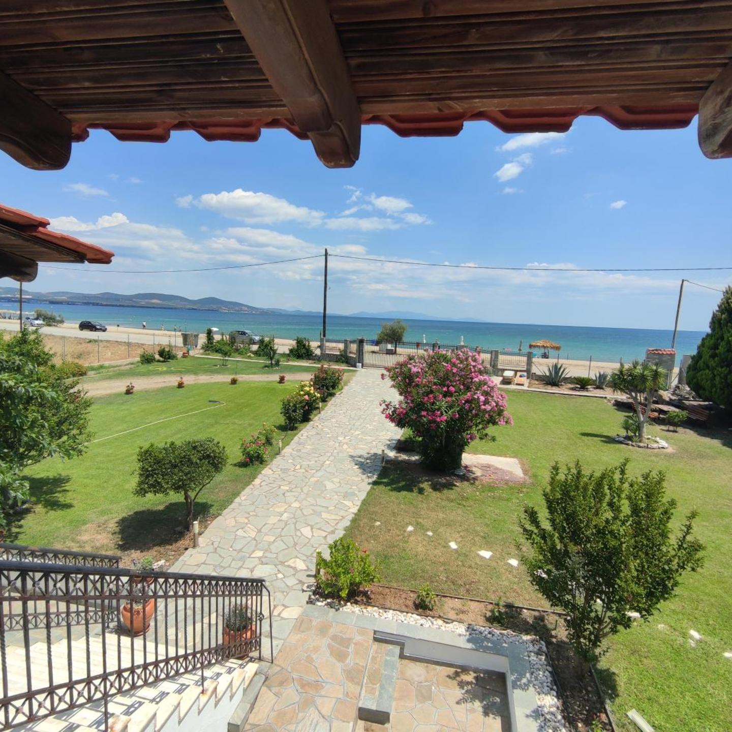 Kalyves beach - seafront apartment