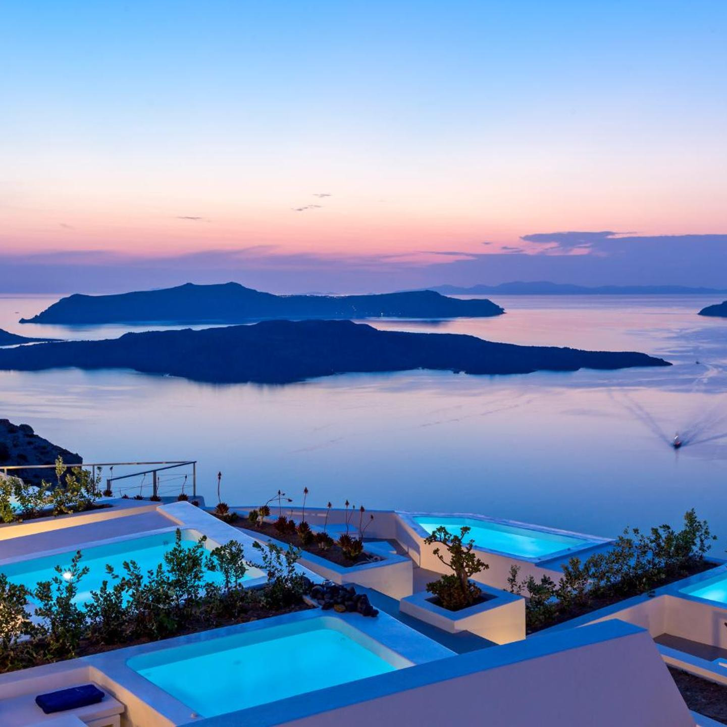 Alti Santorini Suites