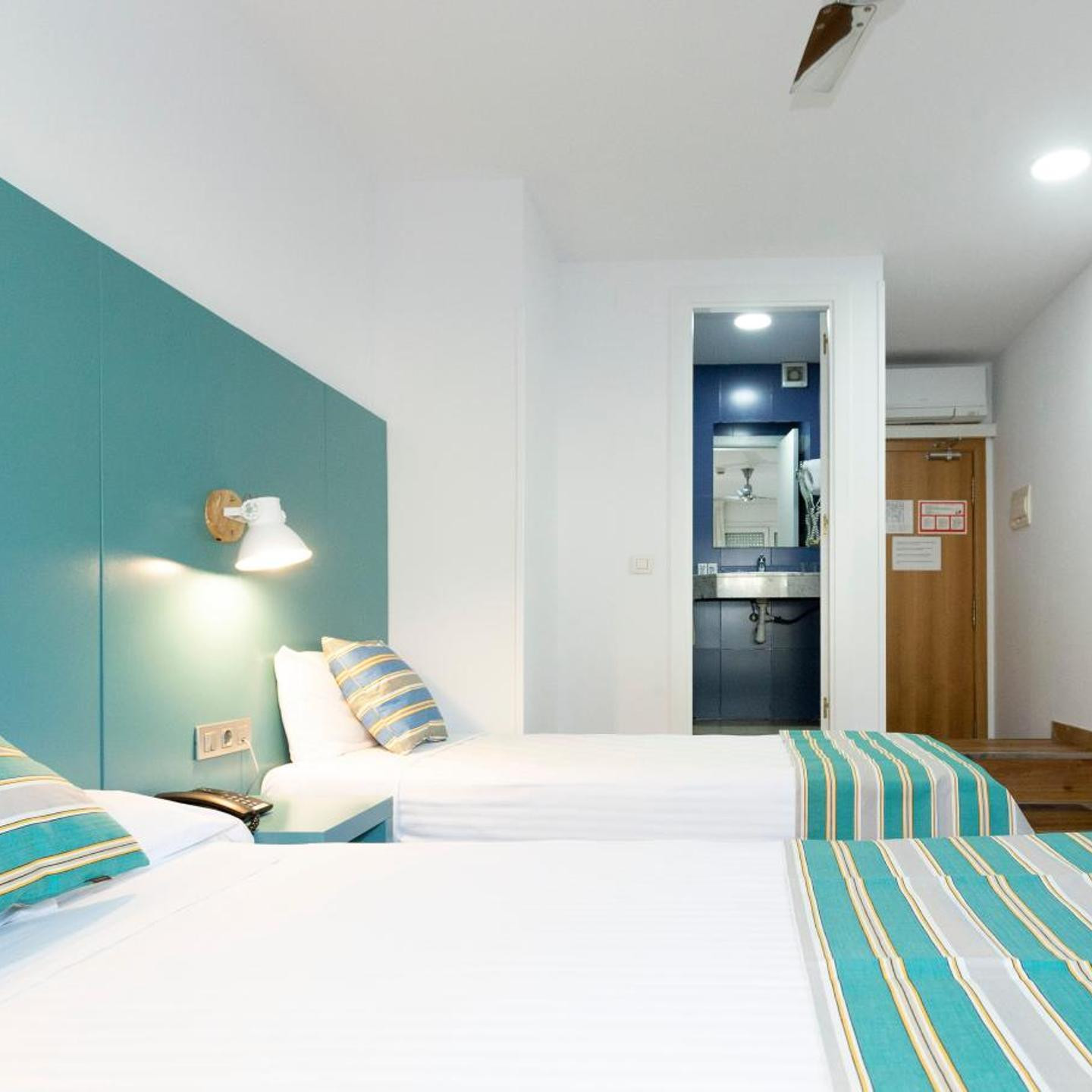 Yomo Hostal BCN Port