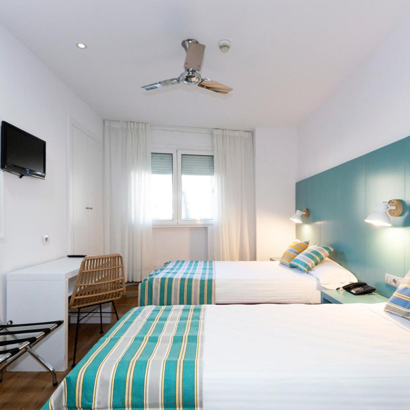 Yomo Hostal BCN Port