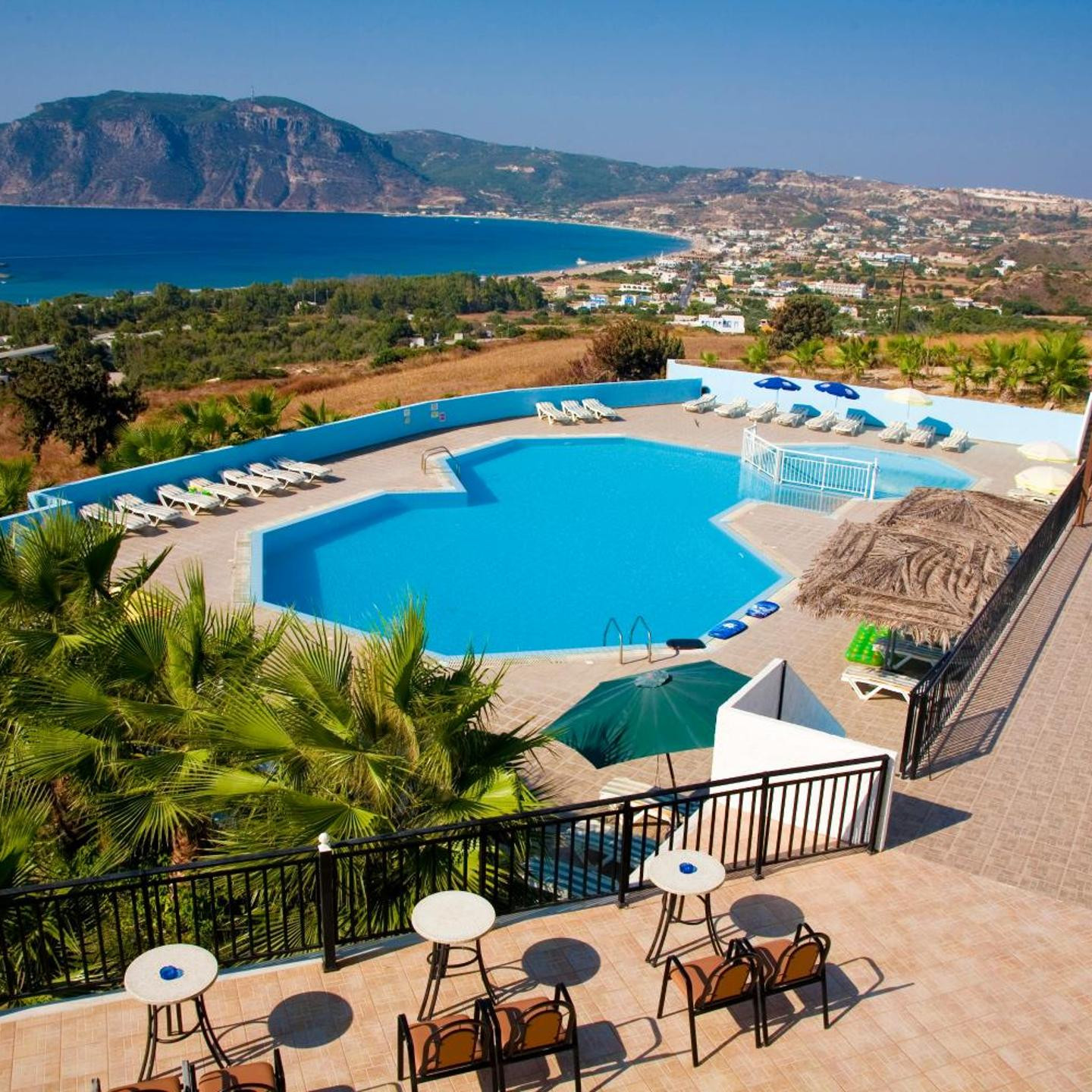 Hotel Pantheon, Kefalos