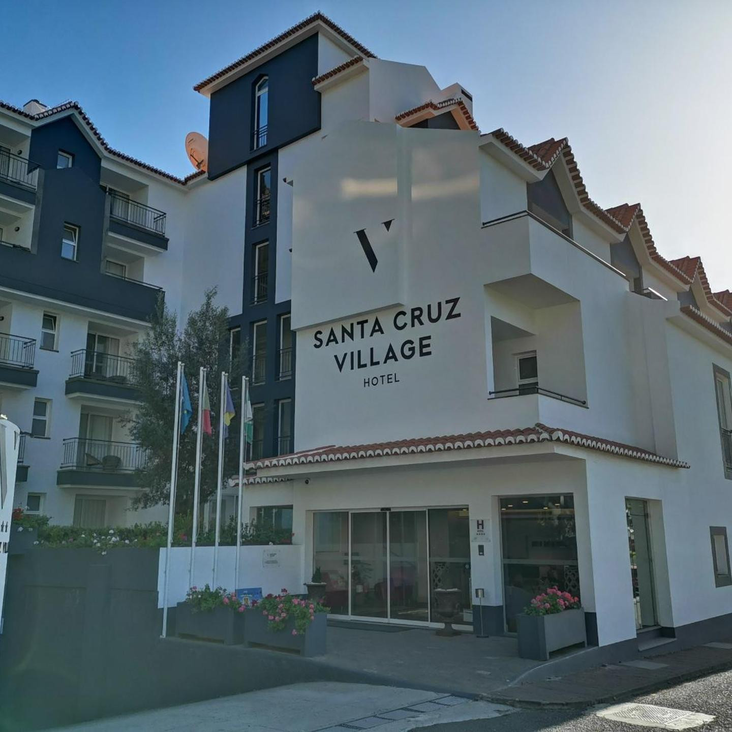 Santa Cruz Village Hotel