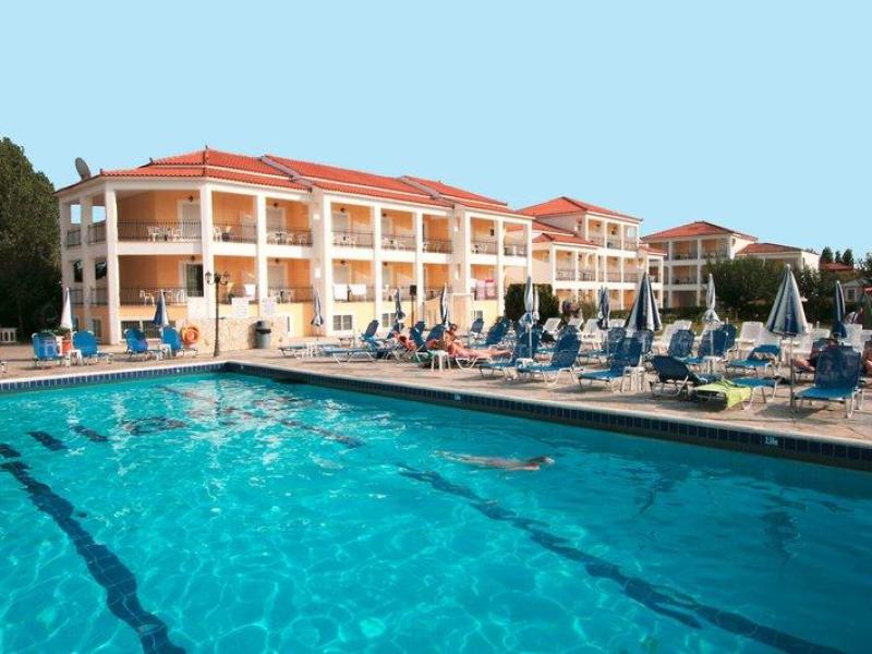 Hotel Village Inn Studios En Family Apartments