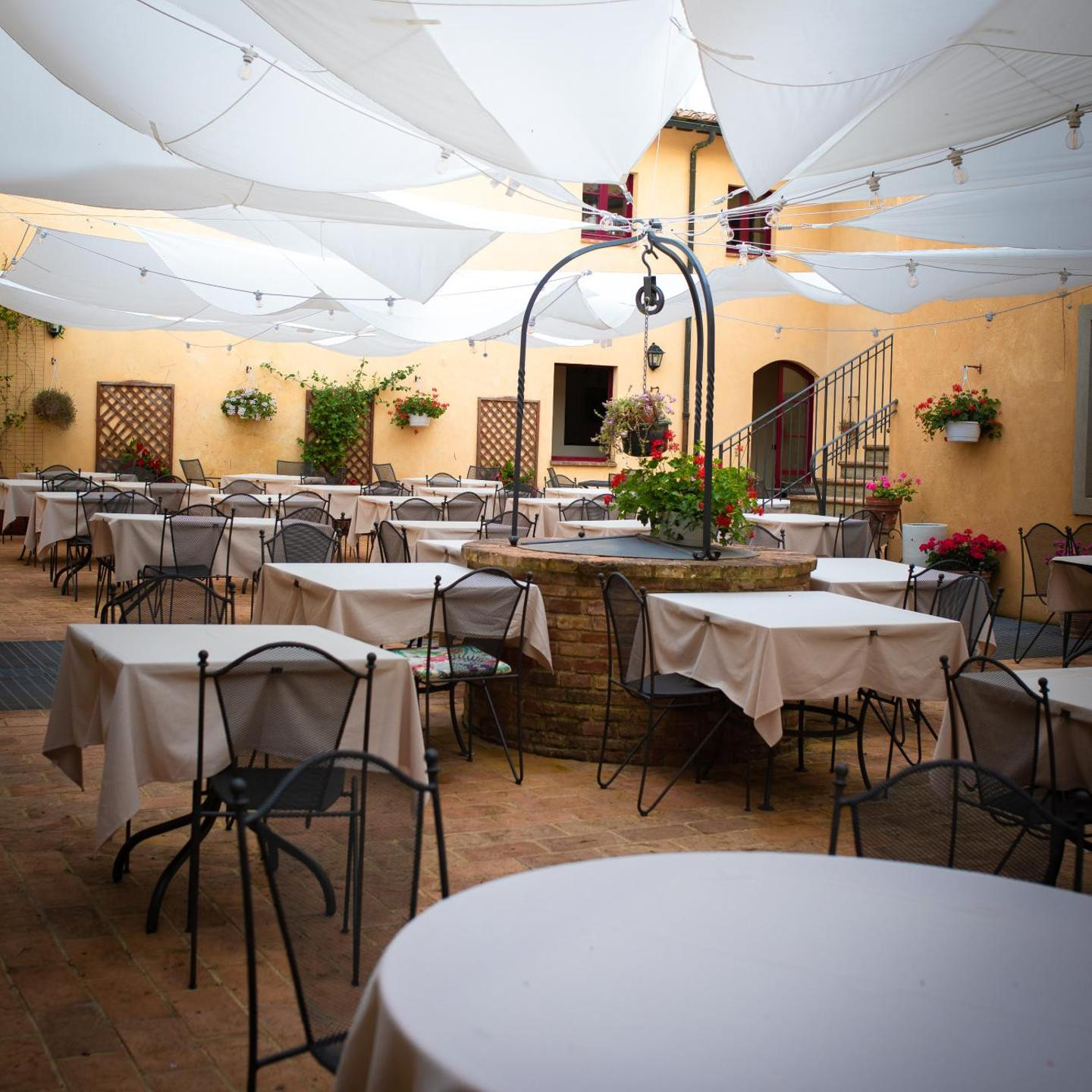 Hotel & Restaurant Casolare Le Terre Rosse