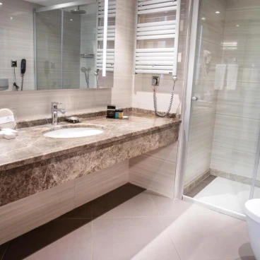 Grand Aras Hotel & Suites