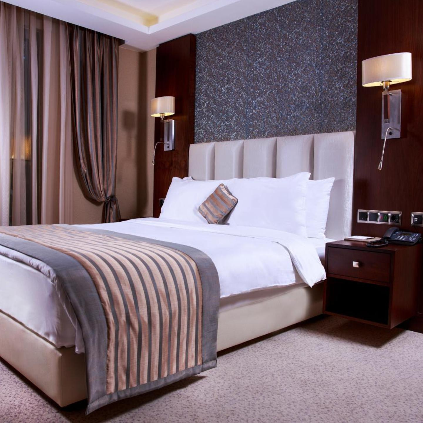 Grand Aras Hotel & Suites