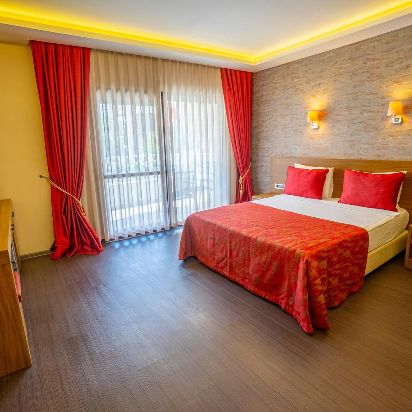 Azka Hotel
