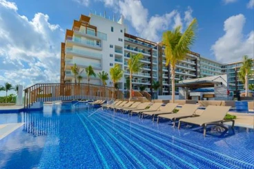 SPLASHWORLD Royalton Splash Riviera Cancun