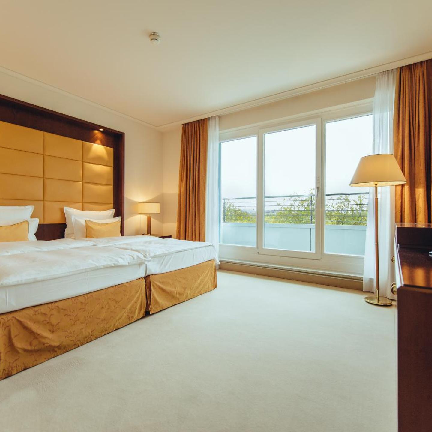 GRAND ELYSEE Hamburg