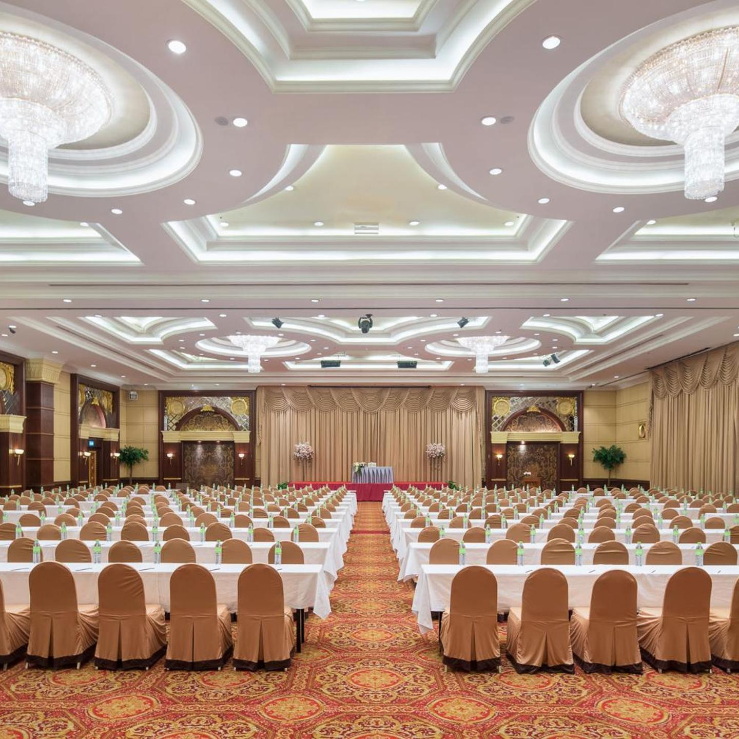 Prince Palace Hotel Bangkok - SHA Extra Plus