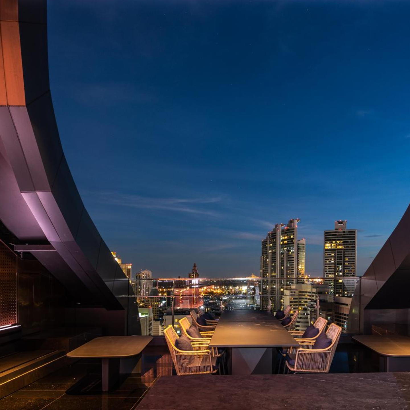 Carlton Hotel Bangkok Sukhumvit - SHA Extra Plus