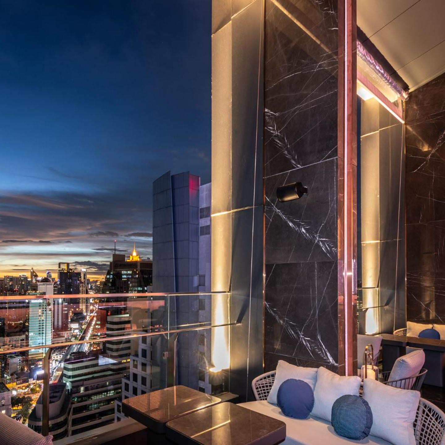 Carlton Hotel Bangkok Sukhumvit - SHA Extra Plus