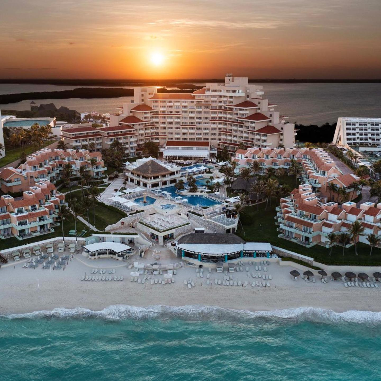 Wyndham Grand Cancun All Inclusive Resort & Villas