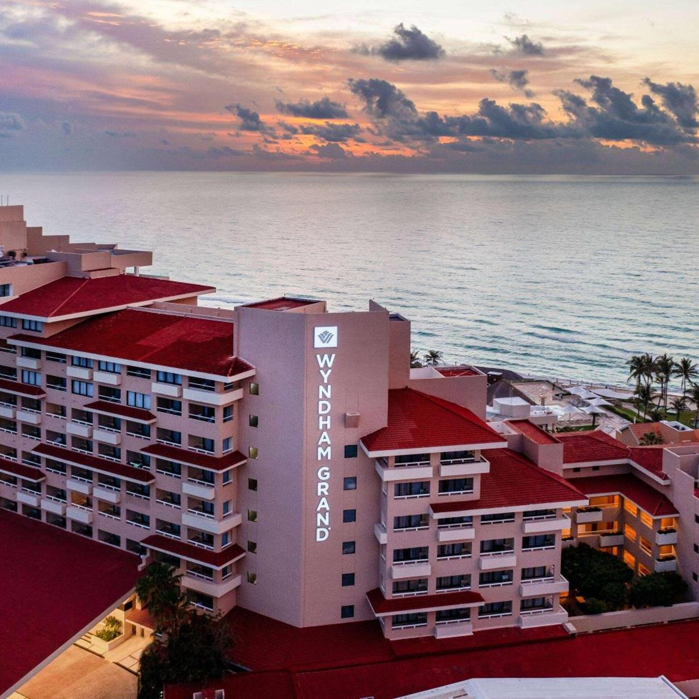 Wyndham Grand Cancun All Inclusive Resort & Villas