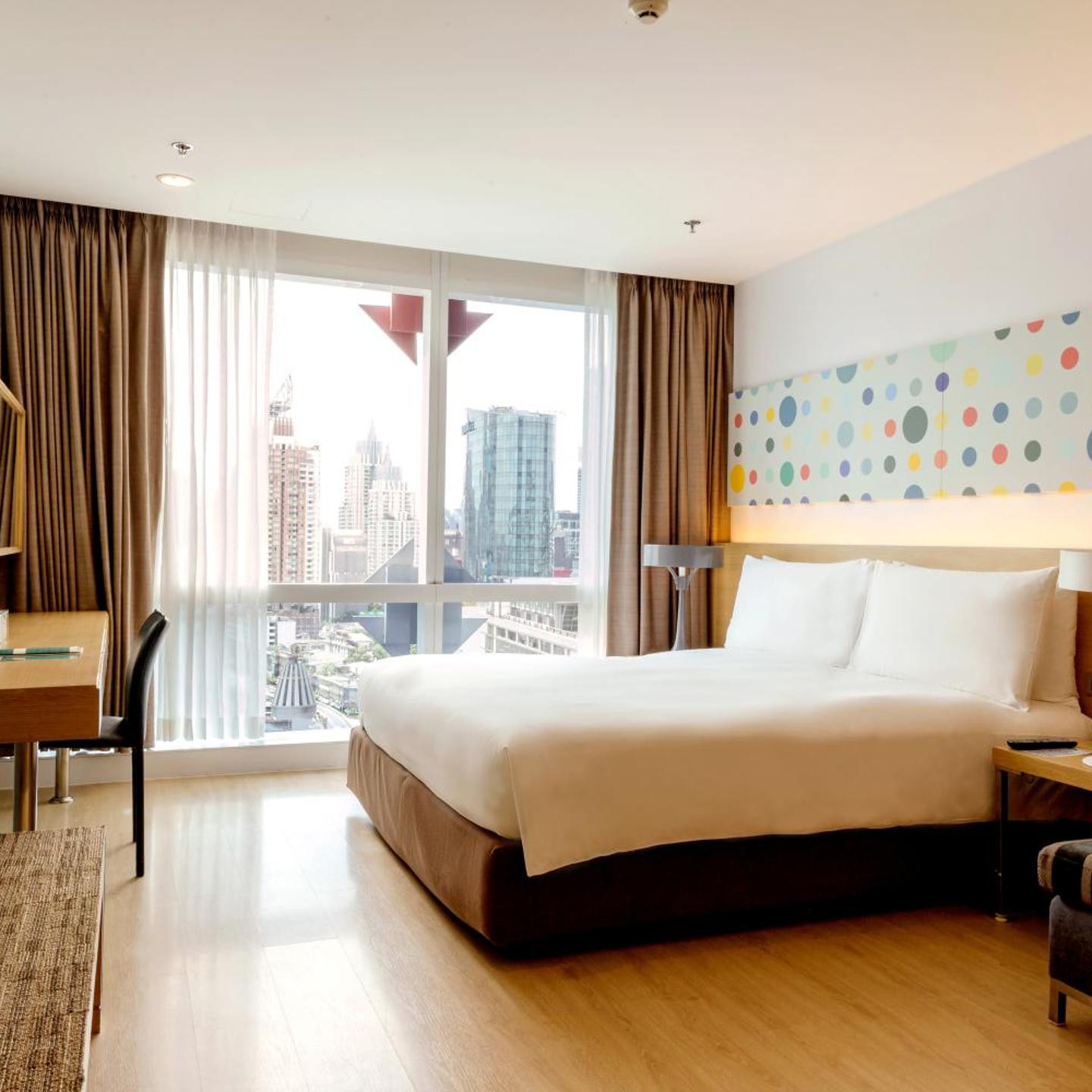 VELA Dhi GLOW Pratunam