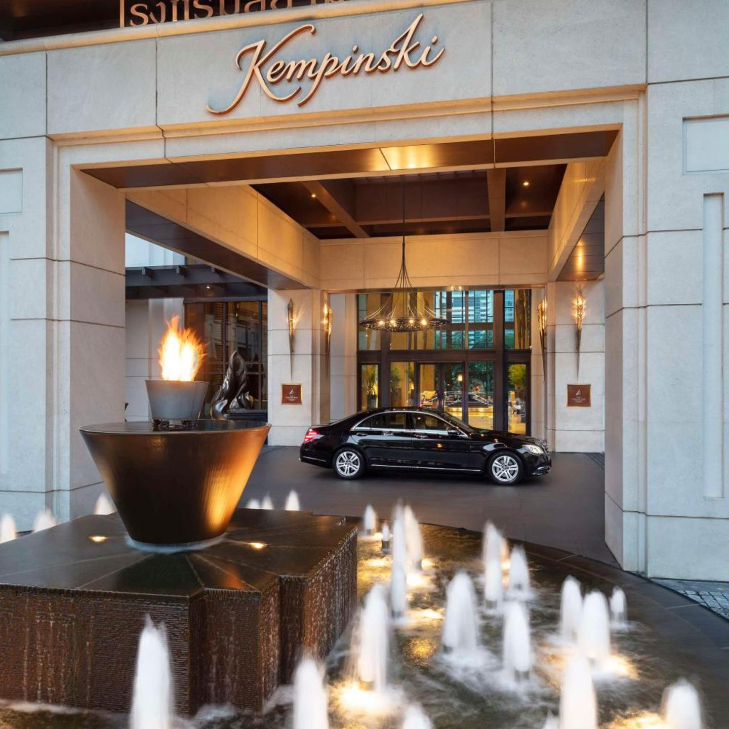 Siam Kempinski Hotel Bangkok - SHA Extra Plus Certified