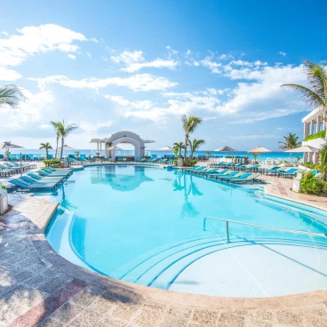 Wyndham Alltra Cancun All Inclusive Resort