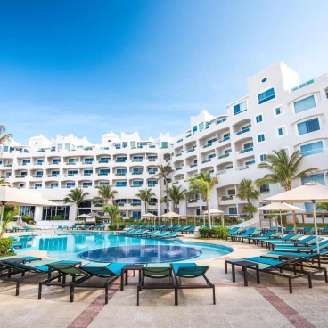 Wyndham Alltra Cancun All Inclusive Resort