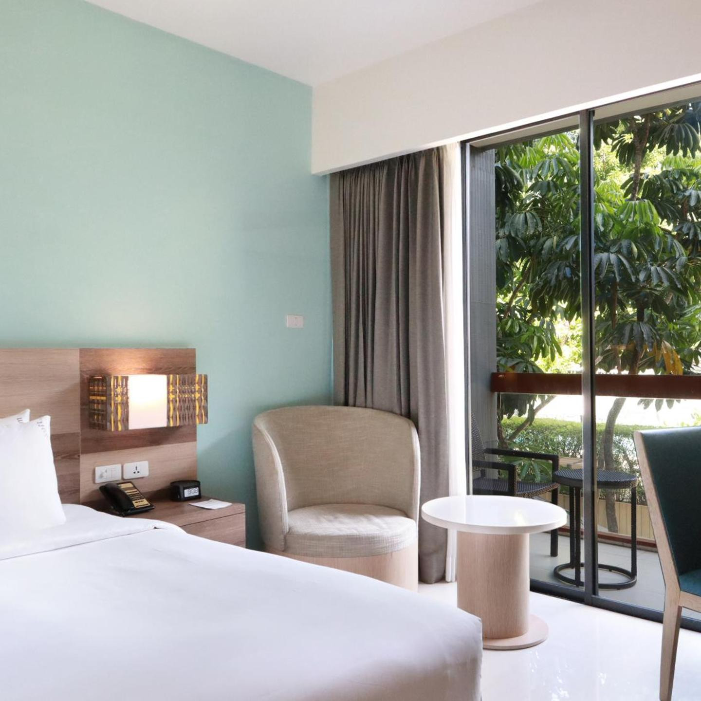 Holiday Inn Express Phuket Patong Beach Central, an IHG Hotel